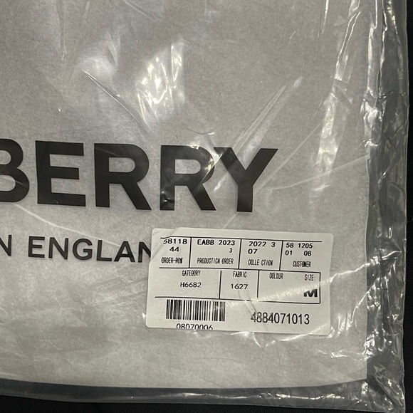 EUC Men’s Size Medium Burberry Contrasting Collar Cotton Polo Shirt In Black - Picture 16 of 16